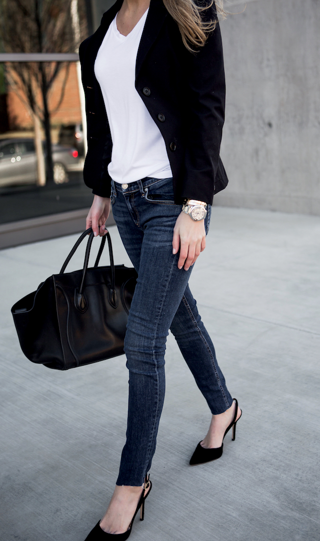 Black white tee, jeans and heels for a sophisticated outfit.