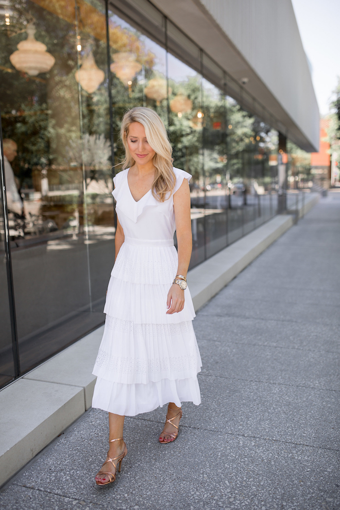 Banana Republic: The effortless way to get dressed in a white ruffle dress