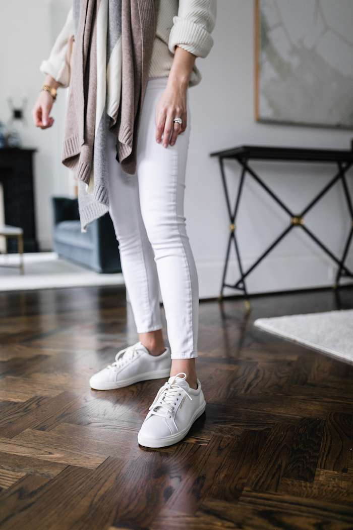 How to Wear White Sneakers & Style Them with Any Outfit-vinhomehanoi.com.vn
