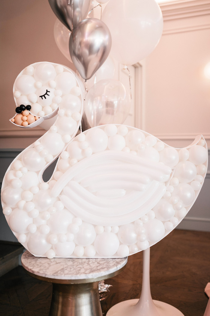 baby shower balloons swan