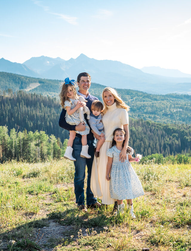 What to wear for family photos | Krystal Schlegel